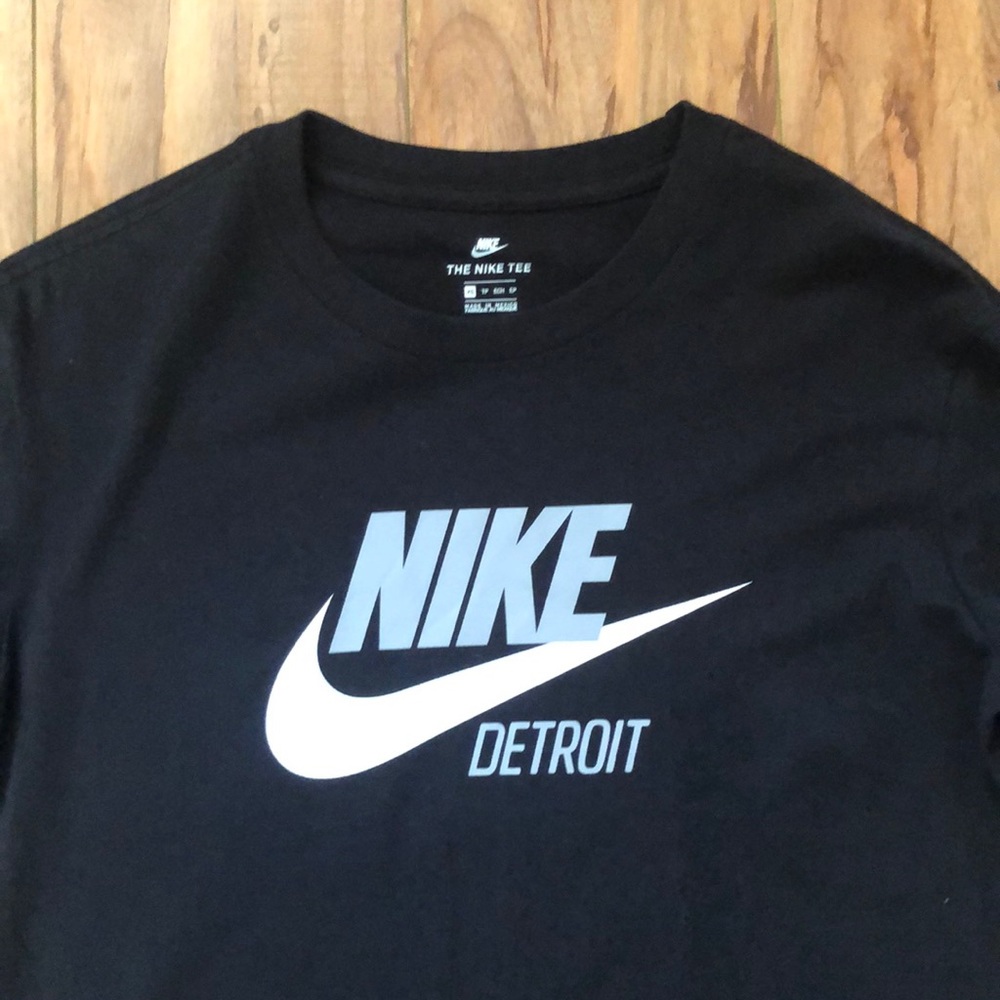 NWT Nike Detroit The Nike Tee Black T-Shirt XS